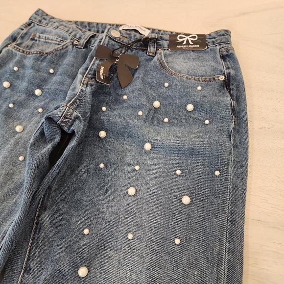 Ashley Mason Premium Woman's 7/28 Boyfriend Jeans with Pearl Embellished - Picture 5 of 10